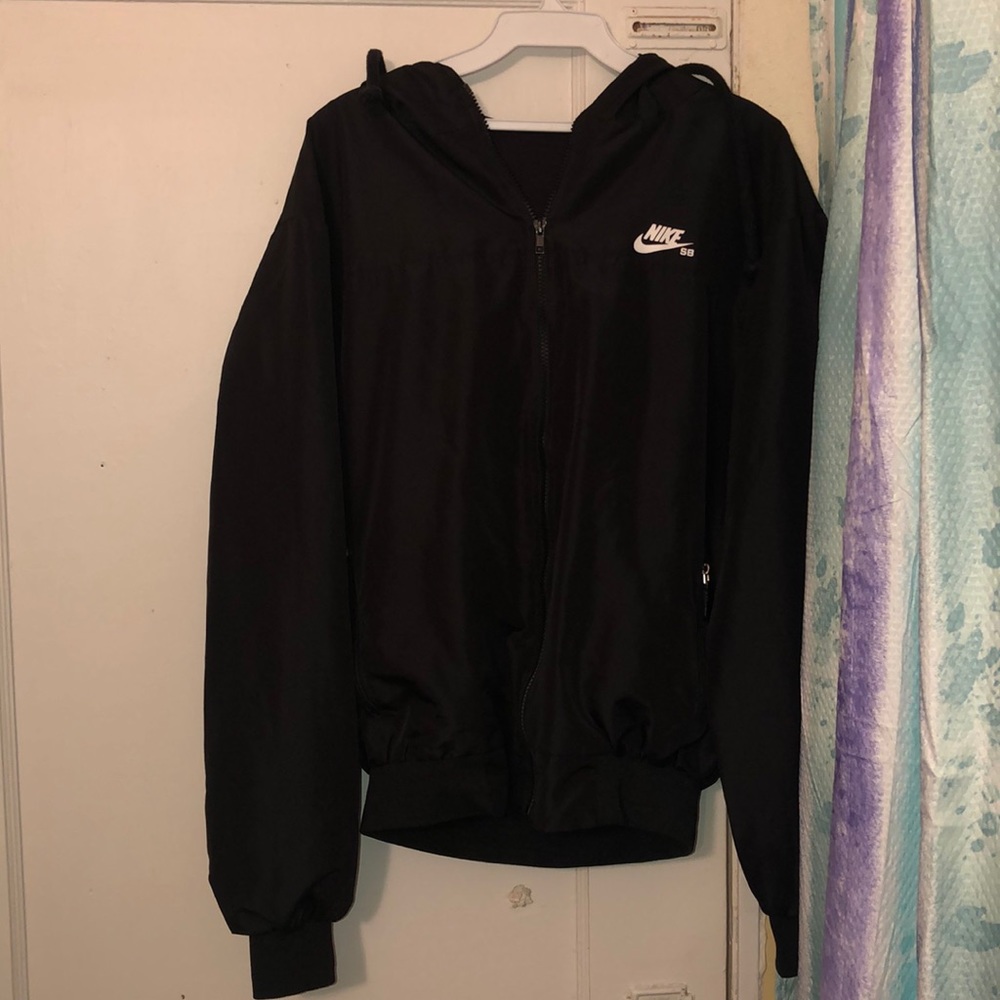Nike hooded windbreaker